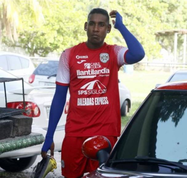 El delantero colombiano Yerson Gutiérrez fue presentado como nuevo jugador del Marathón. 'Estoy contento con la llegada, agradecido por la oportunidad, quiero aportar y hacer todo de la mejor manera', afirmó el atacante de 25 años y ex del Honduras Progreso.