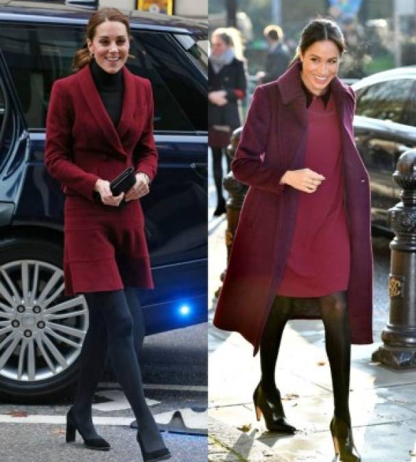 Kate uso un cuello de tortuga negro ajustado con el vestido de dos piezas de color ocre que le daba un toque de sofisticada, mientras que el conjunto de Meghan sugiere un color más relajado y divertido.