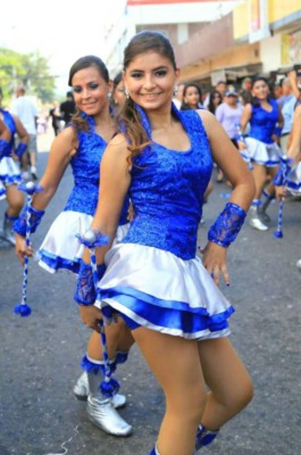 Una hermosa palillona de San Pedro Sula.