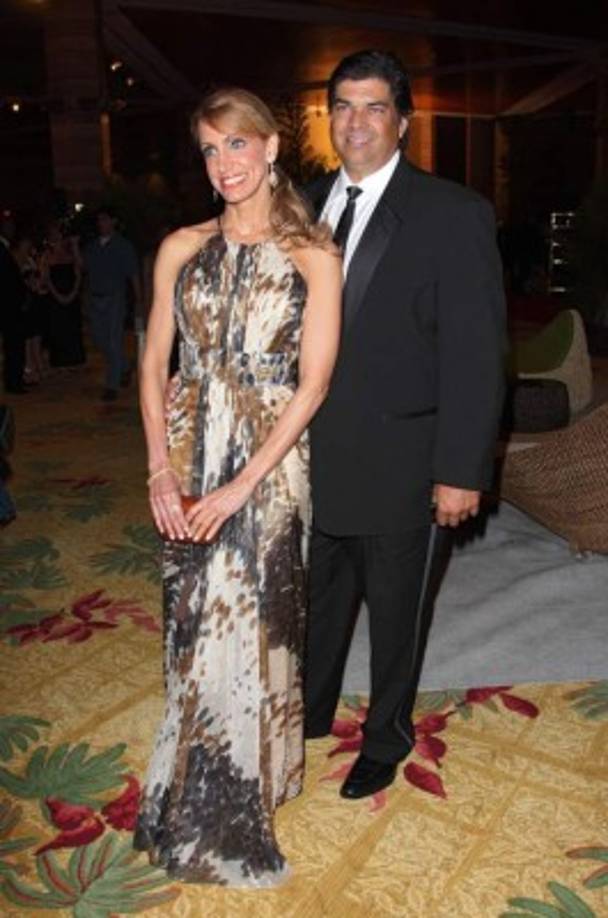 Lili recordó que tan solo días después de celebrar su aniversario de bodas número 25, recibió una terrible noticia de su entonces esposo Lorenzo Luaces en un estacionamiento en Miami.