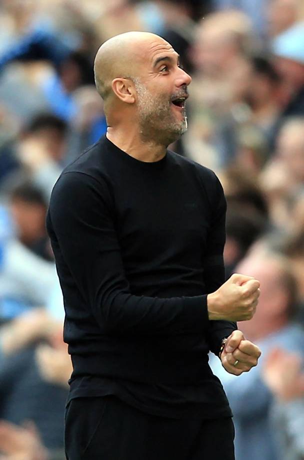 La alegría de Pep Guardiola en la victoria del Manchester City contra el Manchester United.