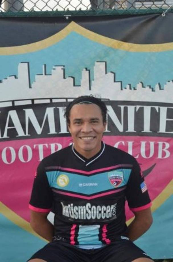 El mediocampista hondureño Julio César 'Rambo' de León terminó su vinculación con el Miami United de Estados Unidos y ahora busca equipo en el mismo país. De no encontrar, el volante regresaría al Platense y ahí poner fin a su carrera.