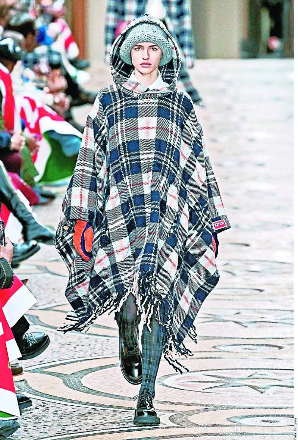 Ponchomanía, los abrigos más “cool” de la temporada