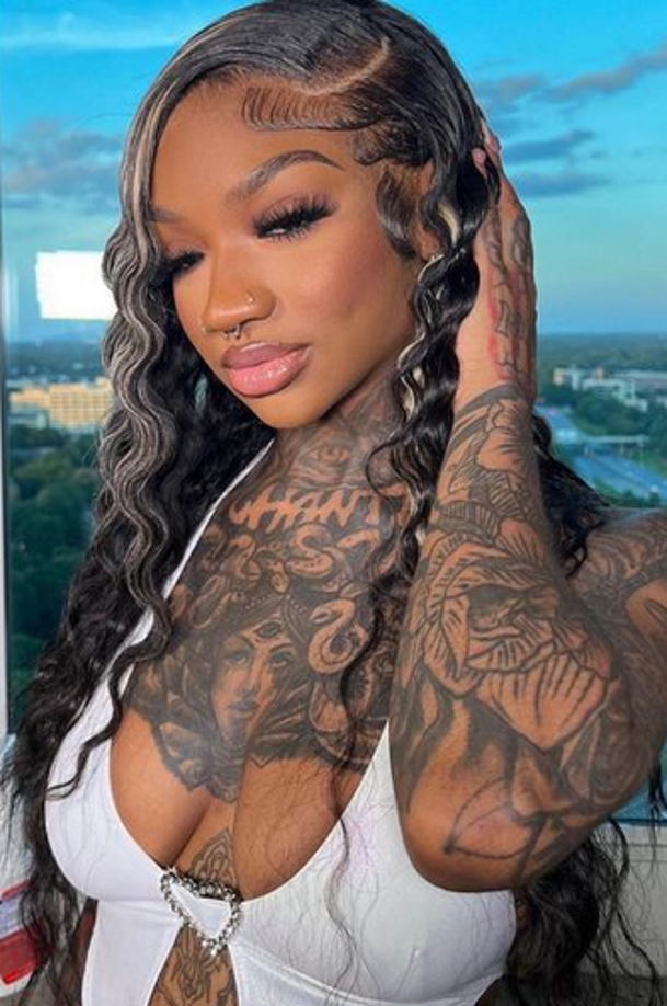 Según se informa, la artista de 26 años ingresó a terapia intensiva tras presuntamente sufrir un paro cardíaco debido a una sobredosis, aunque la causa exacta de su muerte aún no ha sido confirmada por las autoridades ni por su familia.