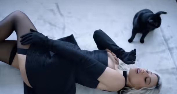 La cantante Anitta lanza su nuevo éxito musical “Gata”