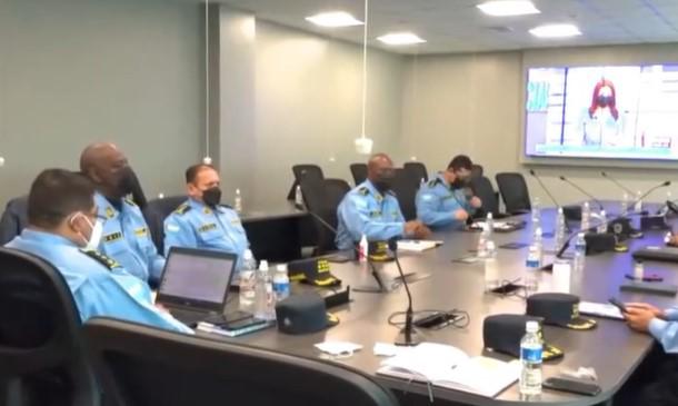 Directores policiales reunidos este día para monitorear la paralización de transporte público.