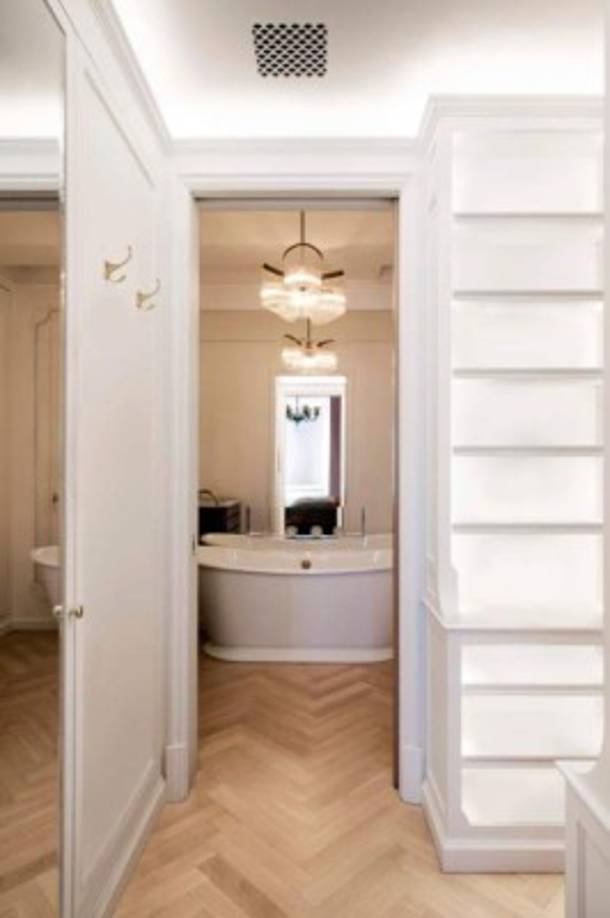 El estilo minimalista destaca en todos los espacios del ático, ubicado a pocas cuadras de Central Park en Nueva York.