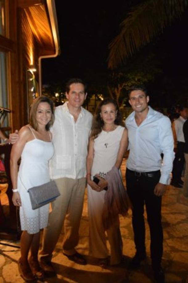 Ana María y Michael Dieckmann con Lizette Possi y Phillip Schneider.