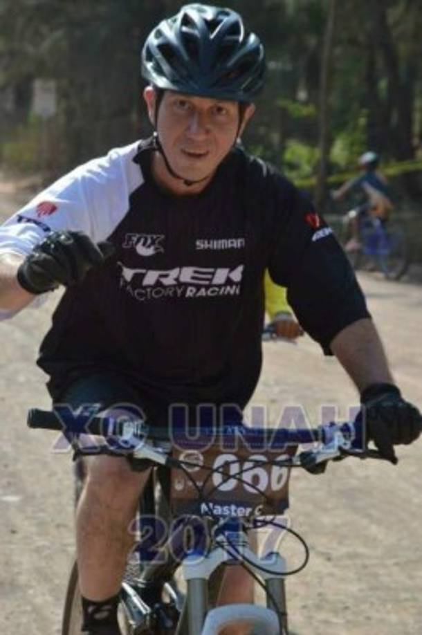 El artista fue asesinado cuando se ejercitaba con sus amigos.