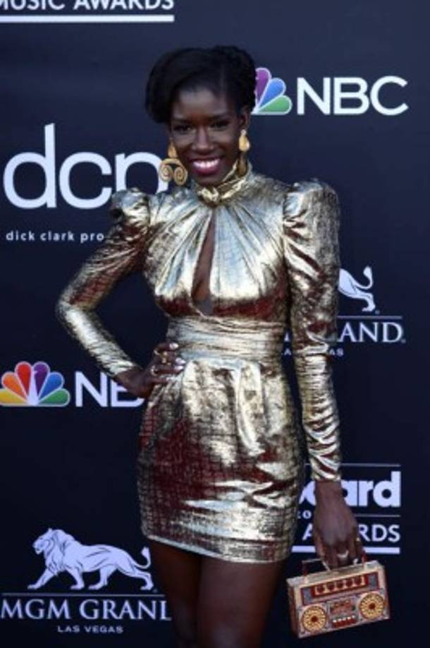 La invitada Bozoma Saint John tampoco eligió el color adecuado para su color piel, según los expertos.