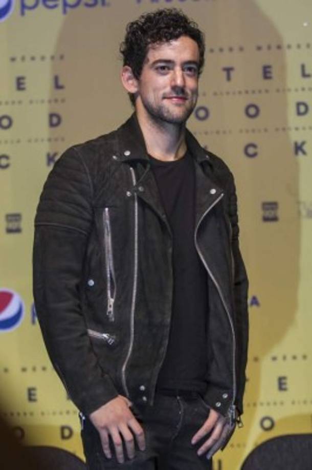 Luis Gerardo Méndez: 'No manejen si no es absolutamente necesario. Dejen las calles libres para servicios de emergencias'.