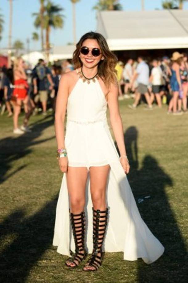 19. Rompers-vestidos con capa incorporada.