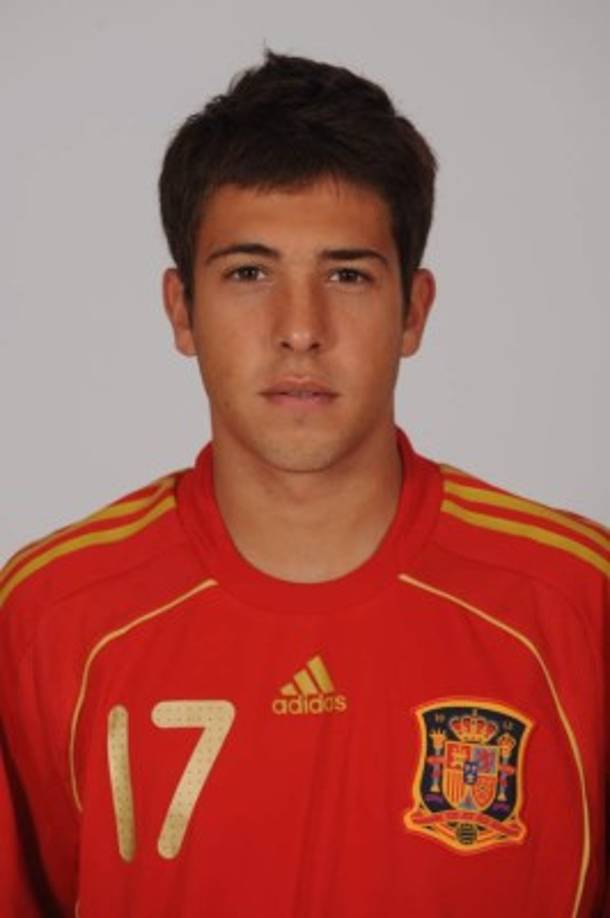 Jordi Alba: El Barça prescindió del jugador por ser demasiado 'bajito' y abandonó la Masía. Volvió años después y es titular en el primer equipo culé.