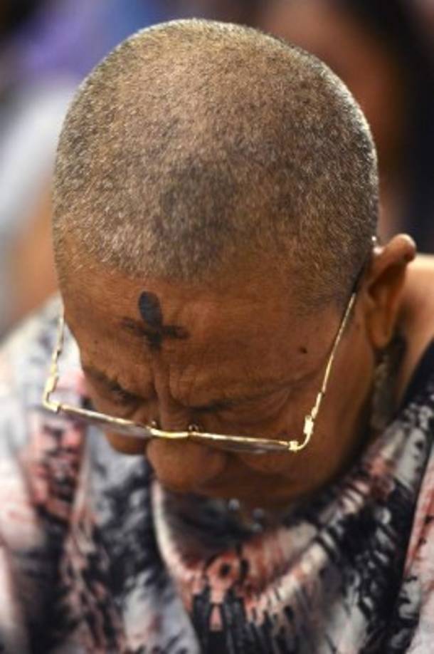 Es un signo de penitencia, la ceniza representaba para el pueblo de Israel una mortificación profunda, según explicó al diario El Universal de México, la Arquidiósesis Primada de México.