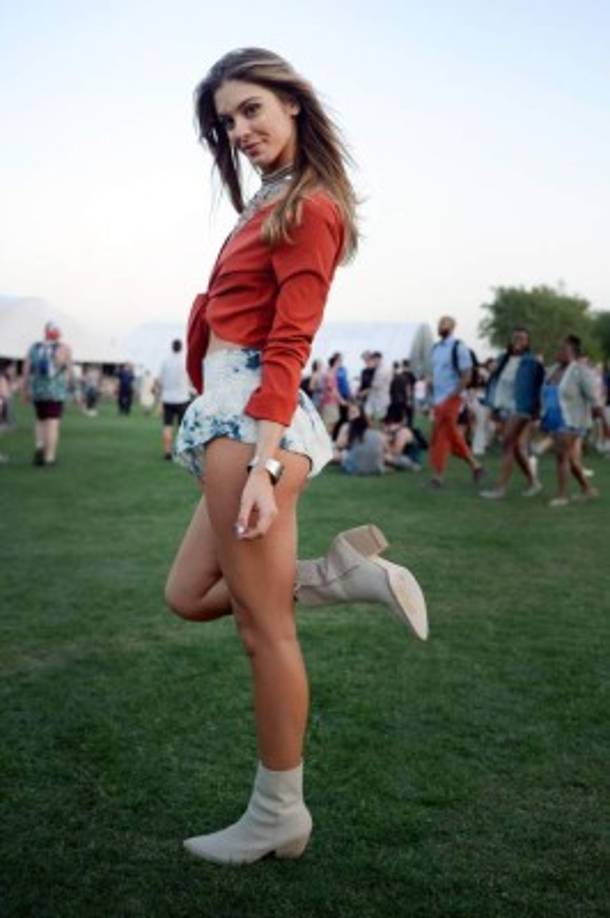 Un estilo hippie chic.