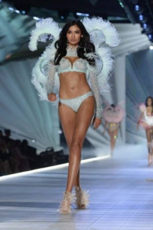 NEW YORK, NEW YORK - NOVEMBER 08: Kelly Gale walks the runway during the 2018 Victoria's Secret Fashion Show at Pier 94 on November 08, 2018 in New York City. Noam Galai/Getty Images/AFP