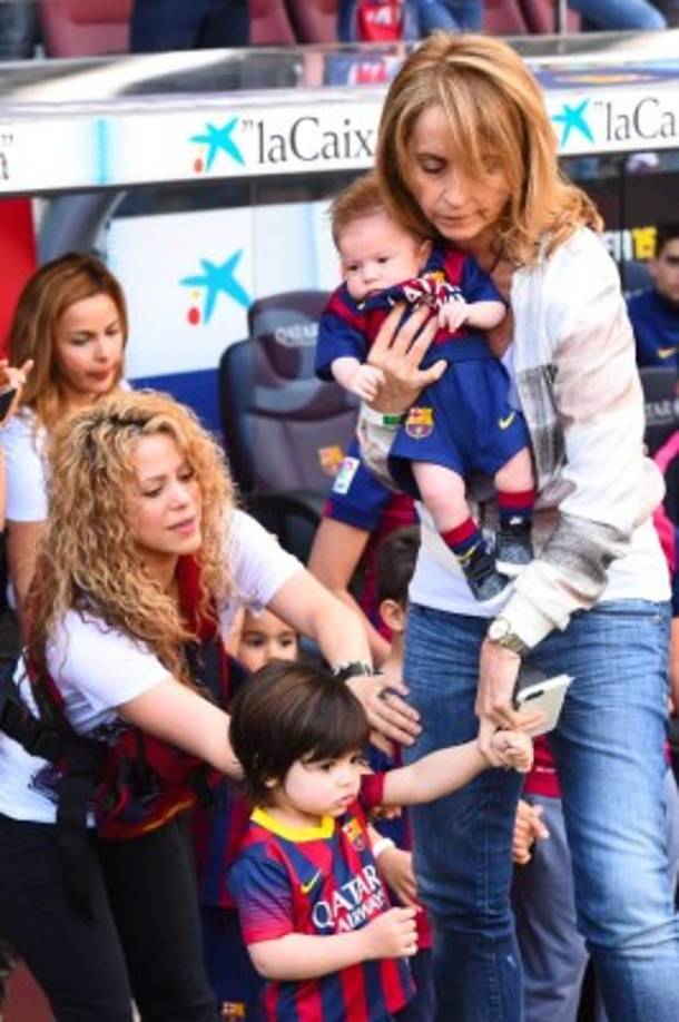 Shakira con sus dos hijos Milan y Piqué.