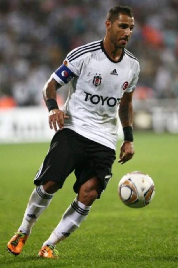 Ricardo Quaresma se marchó del Barcelona al Porto y ha pasado por equipos como Inter de Milán, Al-Ahli FC, volvió al equipo portugués y ahora destaca en la Liga turca con el Besiktas.