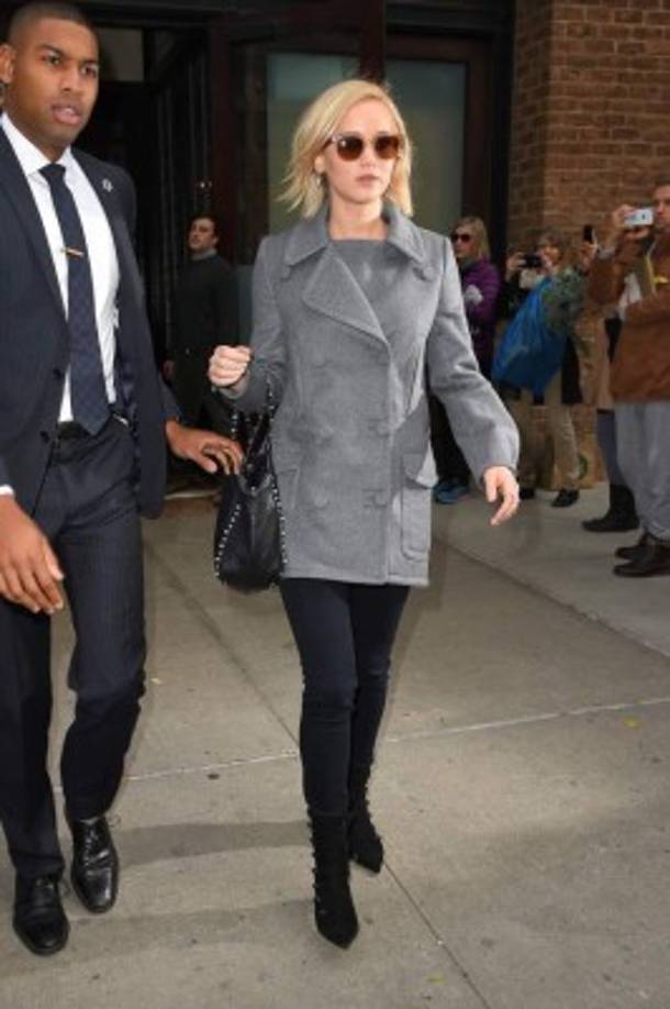 La actriz es una fanáticas de los abrigos grandes y muy 'chic' para esta época de invierno.