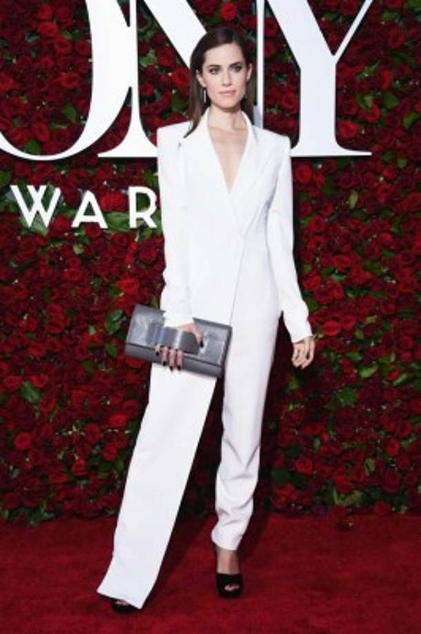 La actriz Allison Williams en los Premios Tony 2016.