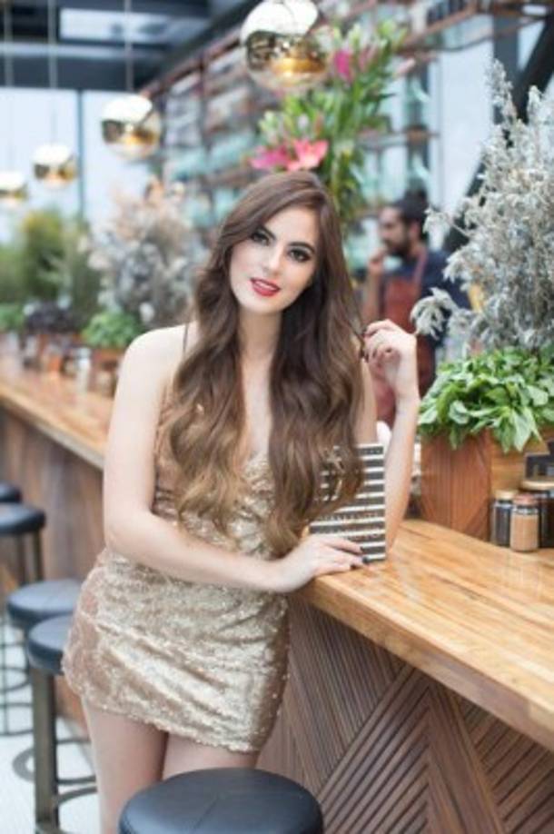 “Con la novedad de que estoy desde Cancún y está a punto de pegar el huracán Delta. Es el primer huracán que me va a tocar vivir en mi vida. Nos tenemos que resguardar, ya no hay regresos a Cancún, de hecho estamos en Isla Mujeres, quiero estar tranquila ... a ver si no me vuelo con una palmera o algo”, dijo la beldad, quien representó a México en Miss Universo 2019 donde obtuvo el puesto de segunda finalista.