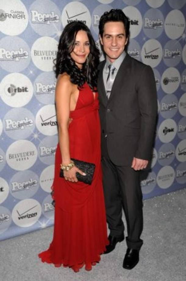 Adriana Campos fue el 2000 novia del mexicano y actor Mauricio Ochmann.