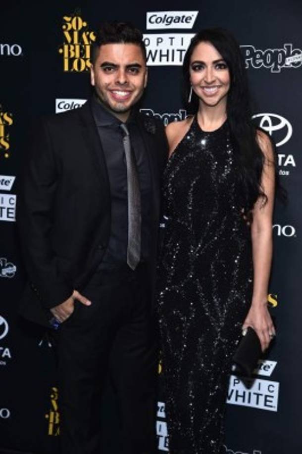 El locutor Edgar Sotelo y Kika Rocha asisten a la fiesta de Los 50 más Bellos de People en Español 2016 en la ciudad de Nueva York, Estados Unidos.