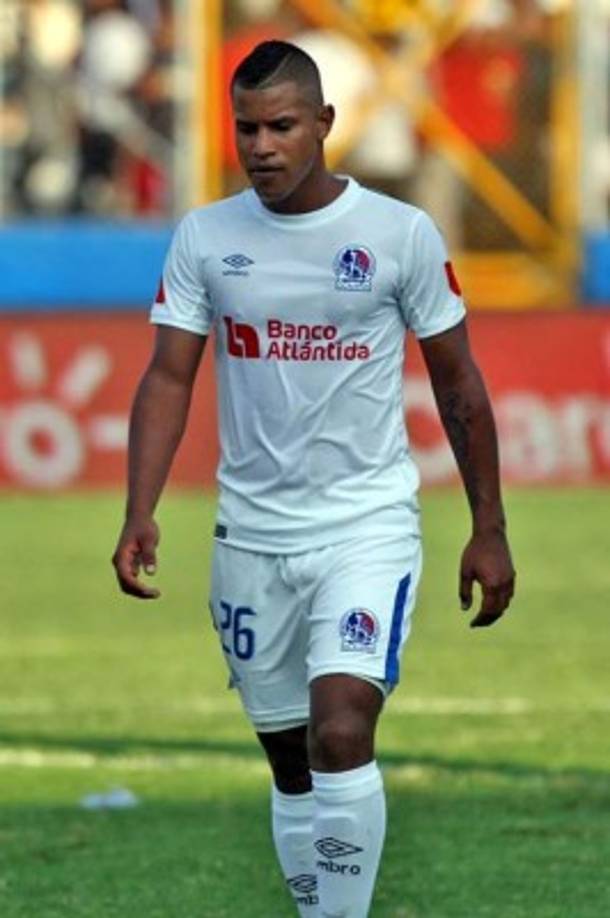 En el Motagua han descartado la posibilidad de fichar al mediocampista Óscar Salas ya que tiene contranto vigente con el Olimpia. 'Tiene contrato con Olimpia y eso lo respetamos, no hemos hablado con él, tenemos definidos nuestras prioridades, él no entra en nuestros planes de momento, vamos a ver qué sucede', declaró Javier Atala, presidente financiero de Motagua.