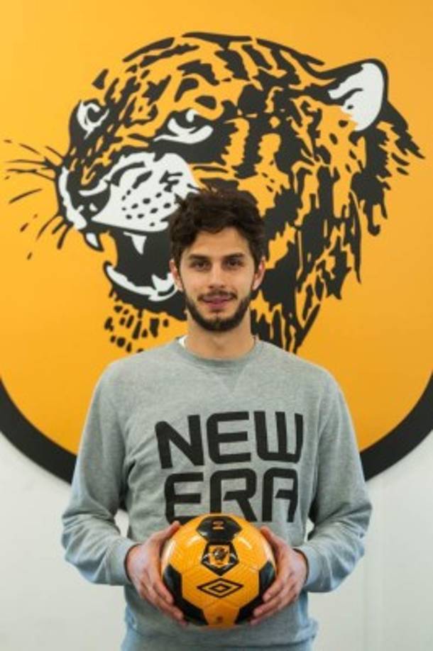El central italiano Andrea Ranocchia, del Inter de Milán, se marcha cedido hasta final de temporada al Hull City de Inglaterra.