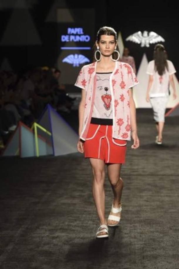 Pasarela de Papel de punto.