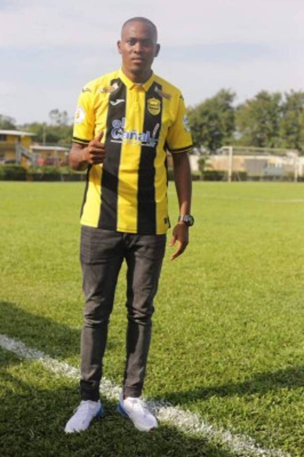 Jamal Charles: El delantero de Granada ha sido presentado como nuevo refuerzo del Real España. En su momento estuvo con el Vida de La Ceiba.