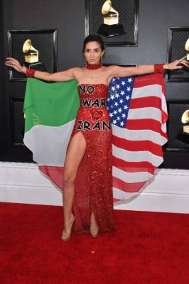 La actriz Megan Pormer quiso aprovechar la gala para enviar un mensaje de paz.