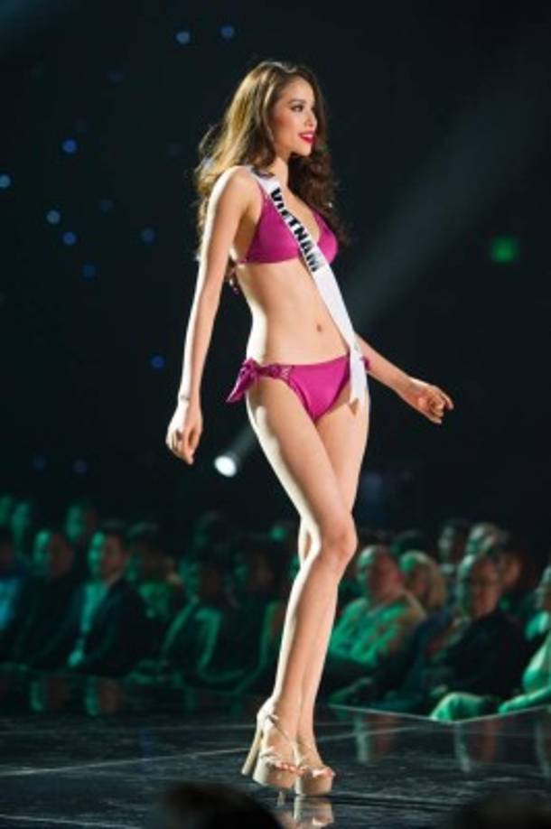 VIETNAM. Huong Pham merece el top 5. La mejor asiática de la edición 2015. Es bella e irradia donaire de Miss Universo. Excelente aspirante.