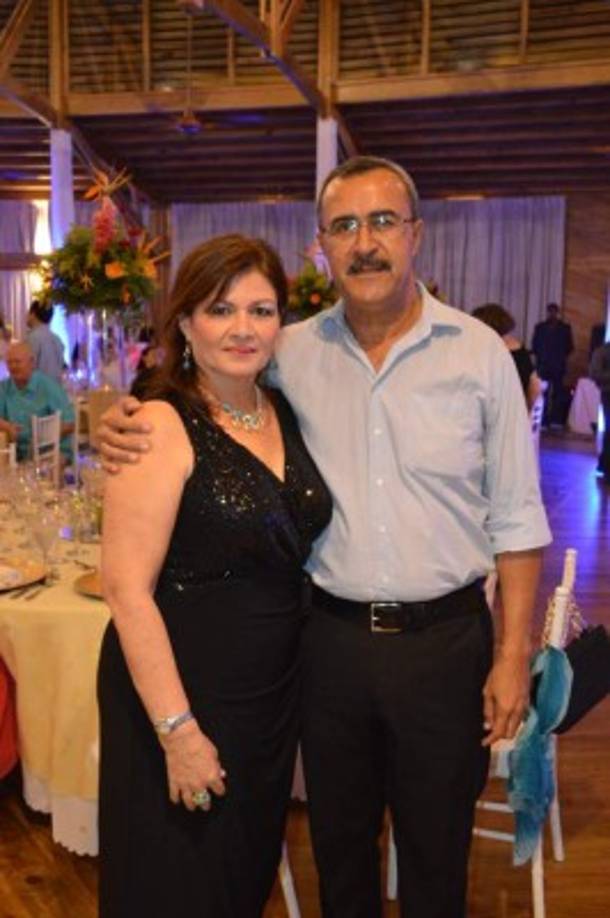 Rosamaría y Ricky Merrem.