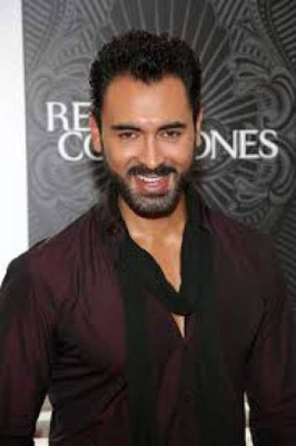 Ferrat estuvo internado en un hospital de su ciudad natal, Mexicali, Baja California desde el pasado octubre sin recibir visitas de amigos ni conocidos por decisión de su familia, que prefirió no hacer públicos los pormenores de su enfermedad, asegurando que lo primordial era su recuperación.