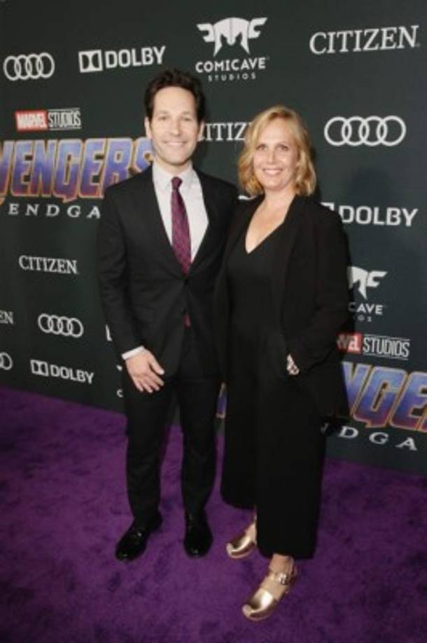 El actor de Ant-Man, Paul Rudd, fue acompañado por su esposa, Julie Yaeger.