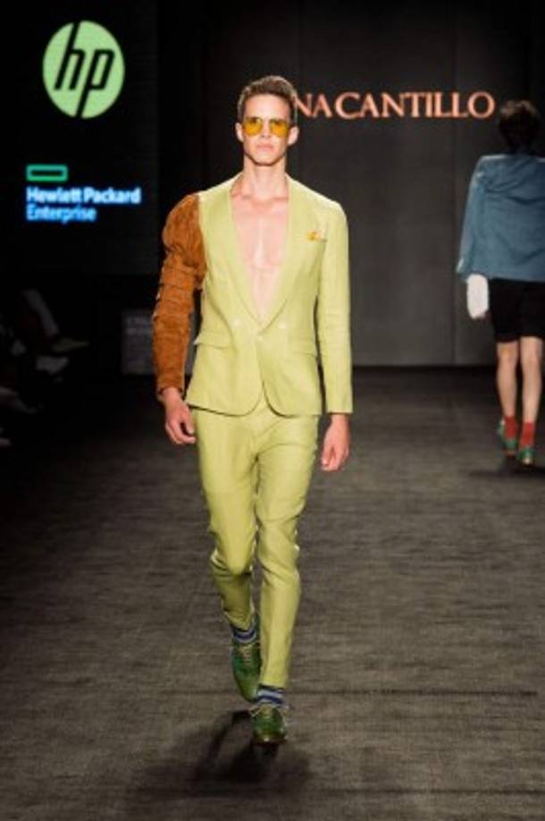 Cantillo fue más allá y hasta creó sacos con una manga saturada de bordados y ornamentos, mezcló texturas y hasta los cuadros estilo Dandy prevalecieron.