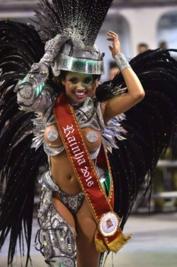 La reina del carnaval cautivó a todos los asistentes.