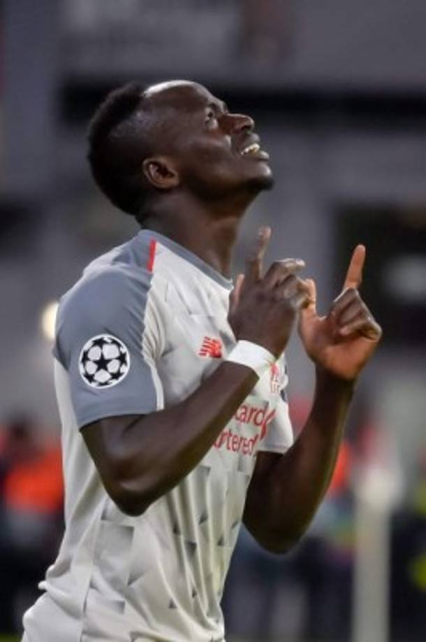 Sadio Mané es uno de los grandes objetivos de Zinedine Zidane para reforzar el ataque del Real Madrid la próxima temporada, según apunta la revista francesa ‘France Football’. El senegalés, de 26 años, es una pieza clave en el conjunto del alemán Jürgen Klopp y esta temporada lleva 17 goles en la Premier y tres tantos más en la Champions (dos de ellos contra el Bayern en Múnich en octavos de final).