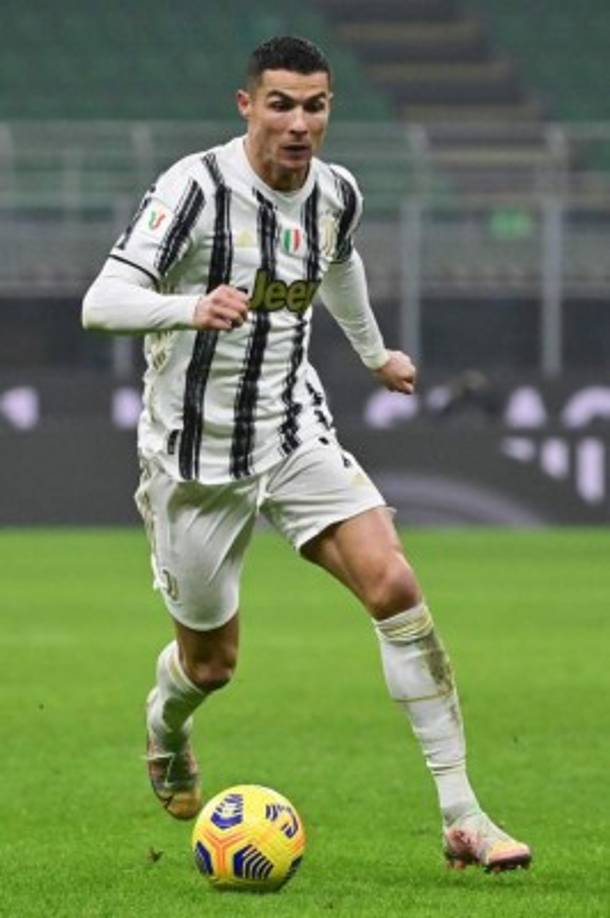 Pasan los años, cambian las ligas, los clubes, sus posiciones en el campo y sus maneras de marcar, pero no hay diferencias en su rendimiento. Contar con Cristiano en el campo es sinónimo de goles, compromiso, liderazgo, récords y, sobre todo, éxito.<br/>