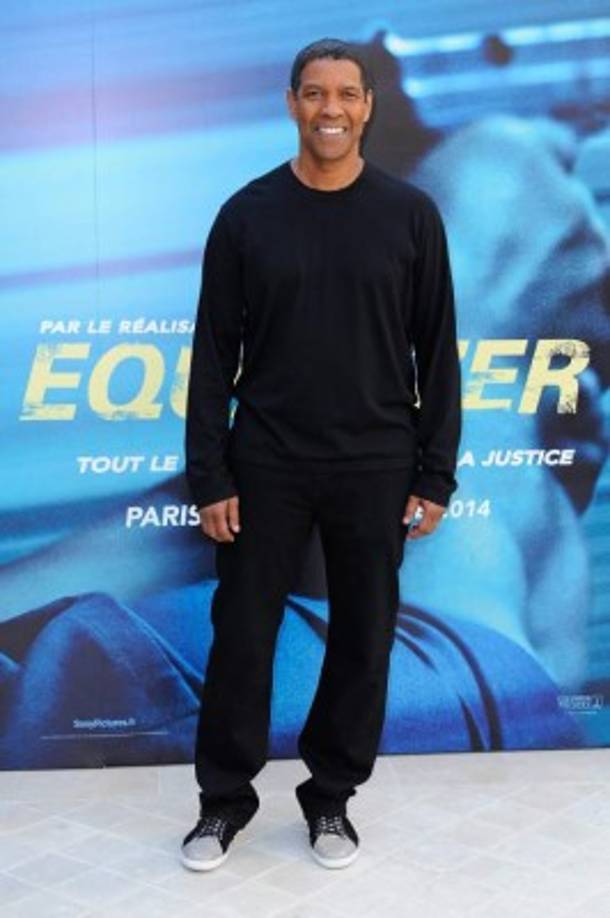 A sus 62 años, la simpatía y elegancia de Denzel Washington lo hacen inigualable, a eso le suma su atractivo físico .<br/><br/>Nació en Mount Vernon, Nueva York el 28 de diciembre de 1954. Es un actor y director de cine estadounidense ganador de dos premios Óscar, dos Globos de Oro y un premio Tony.<br/><br/>Recién obtuvo el premio Sag a mejor actor por su nueva película 'Fences'.