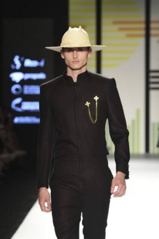 La sastrería para ellos revolucionó el traje formal colombiano con magistralidad.