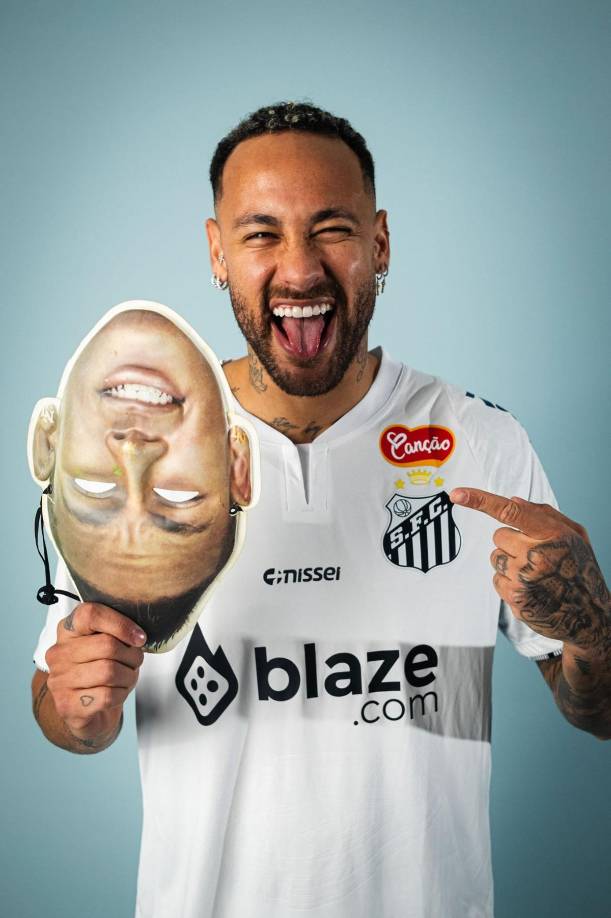 Con esas mismas palabras un jovencísimo Neymar abandonaba la disciplina albinegra en 2013 para conquistar el mundo en el FC Barcelona y, más tarde, en el París Saint-Germain (PSG).