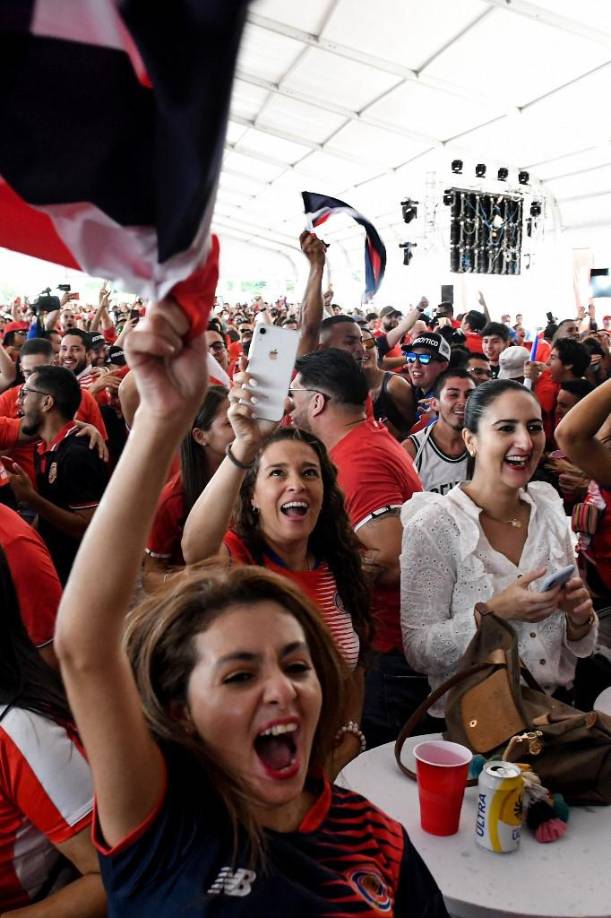La fiesta ha durado todo este martes en las calles de Costa Rica.