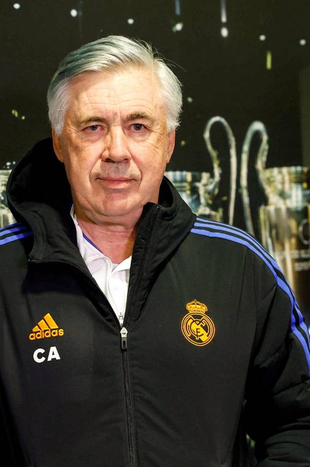 Un sector de la afición del Real Madrid ha exigido la salida de Ancelotti ya que están indignados tras la goleada encajada ante Barcelona. El italiano podría ser cesado.