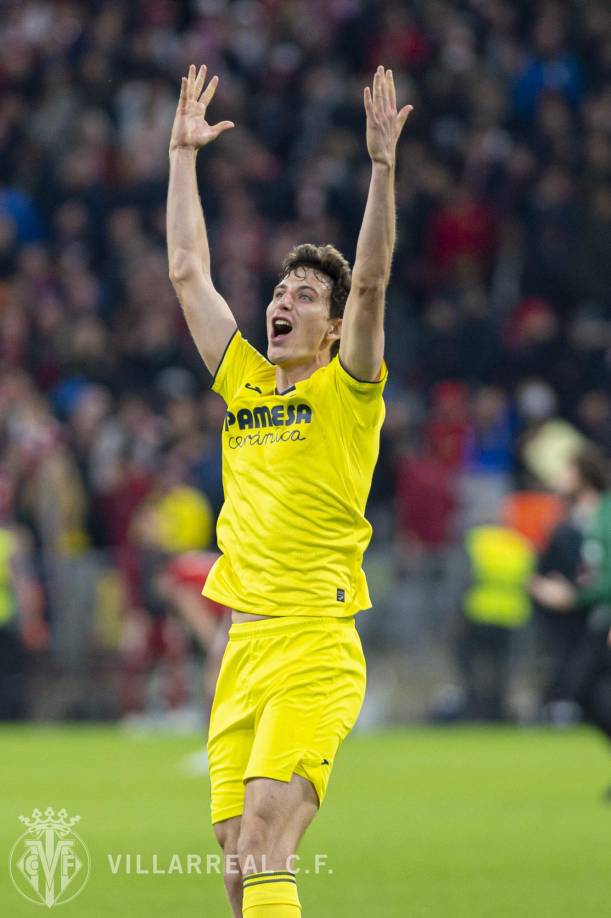 El Manchester United prepara primera oferta oficial por el defensa español Pau Torres. Se menciona que la oferta sería de 40 millones de euros.