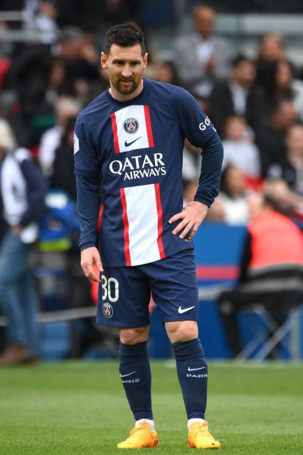 Tras lo ocurrido, el París Saint-Germain (PSG) ha decidido castigar a Messi con dos semanas de suspensión por ausentarse del entrenamiento de este lunes, según informa <i>Radio Montecarlo (RMC)</i>. 