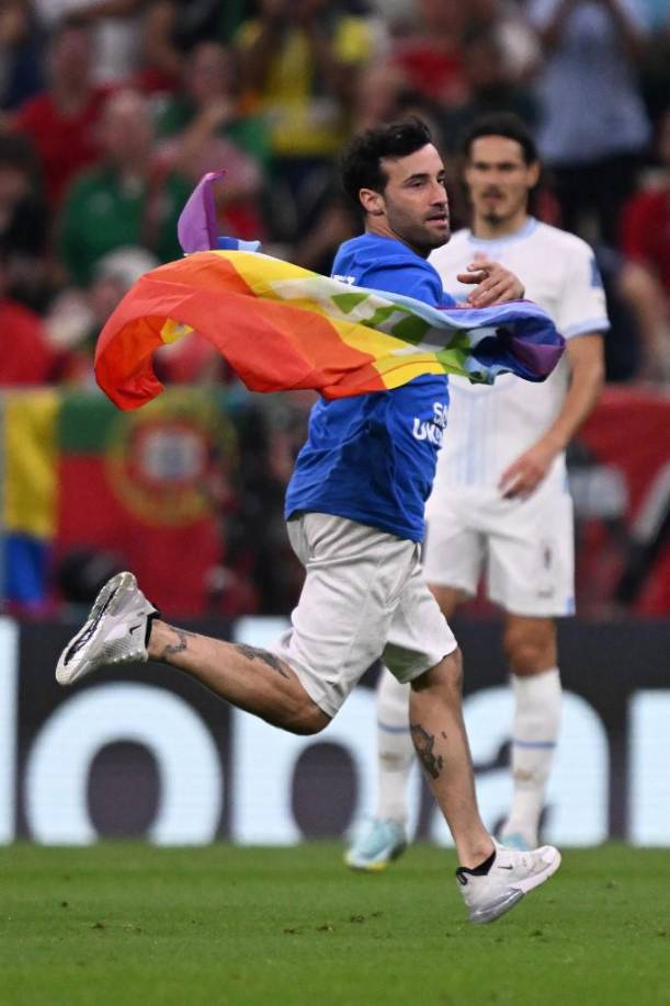 Fue la primera invasión al campo de juego durante el Mundial de Qatar.
