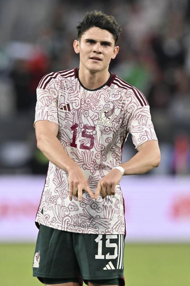 Defensas: Israel Reyes del del América.