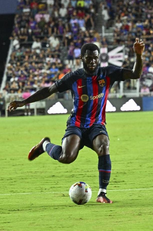 Franck Kessié: El marfileño es uno de los nuevos jugadores del Barcelona y estará en el centro del campo.